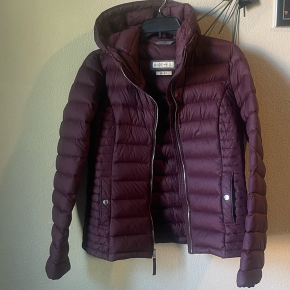 Abercrombie & Fitch Jackets & Blazers - Abercrombie & Fitch Burgundy Down Jacket